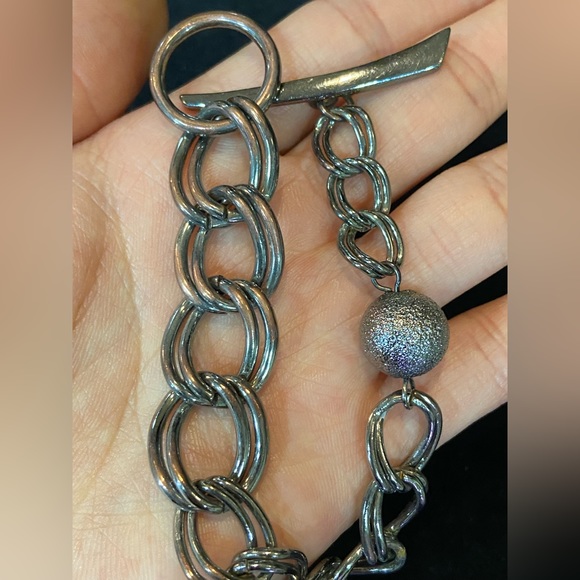 Chunky Curve Link Toggle Bracelet - Picture 3 of 7